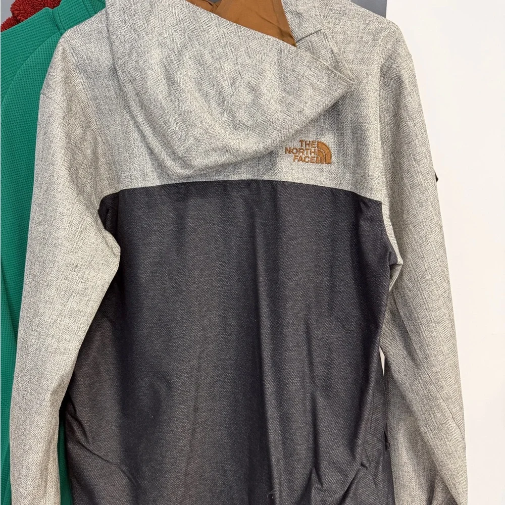 The North Face Jacket - Picture 4 of 4